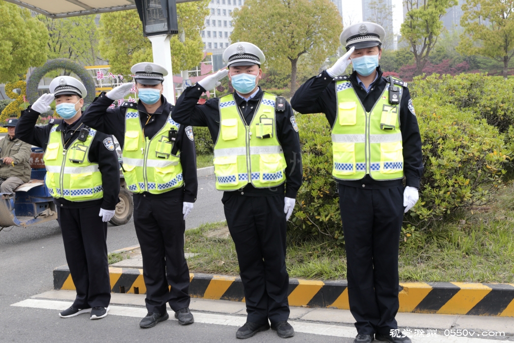 滁州交警高规格迎接援鄂医疗队